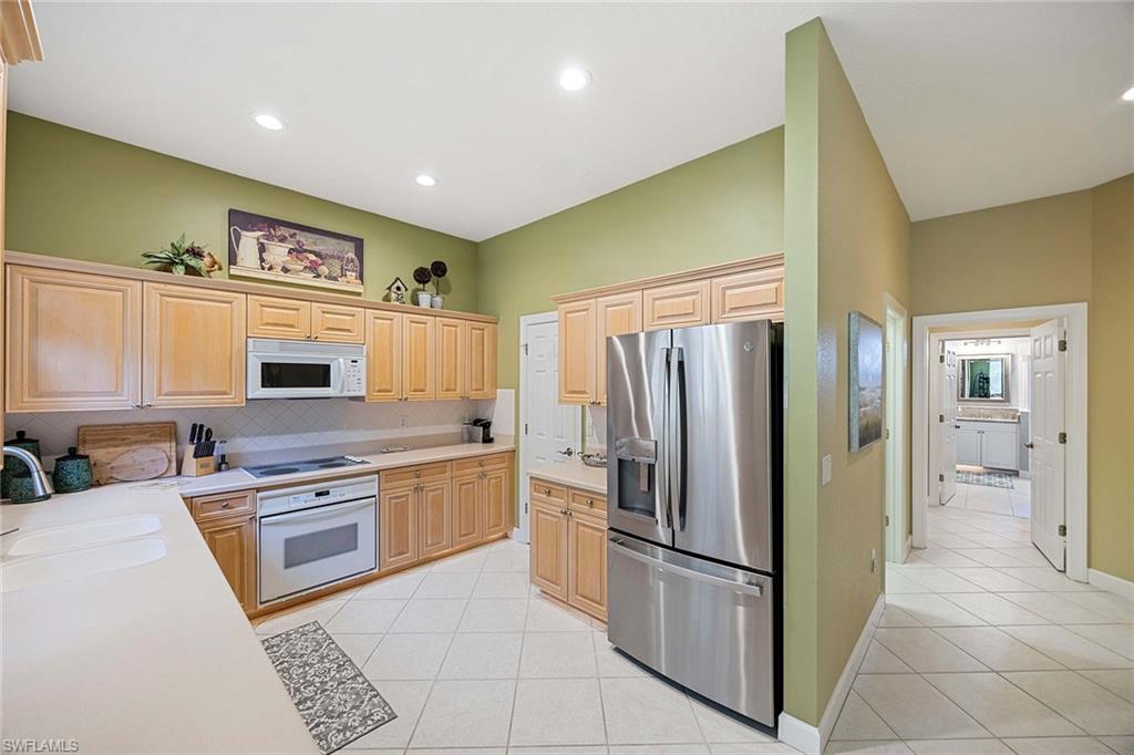 26960 Wyndhurst CT 202 photo 7