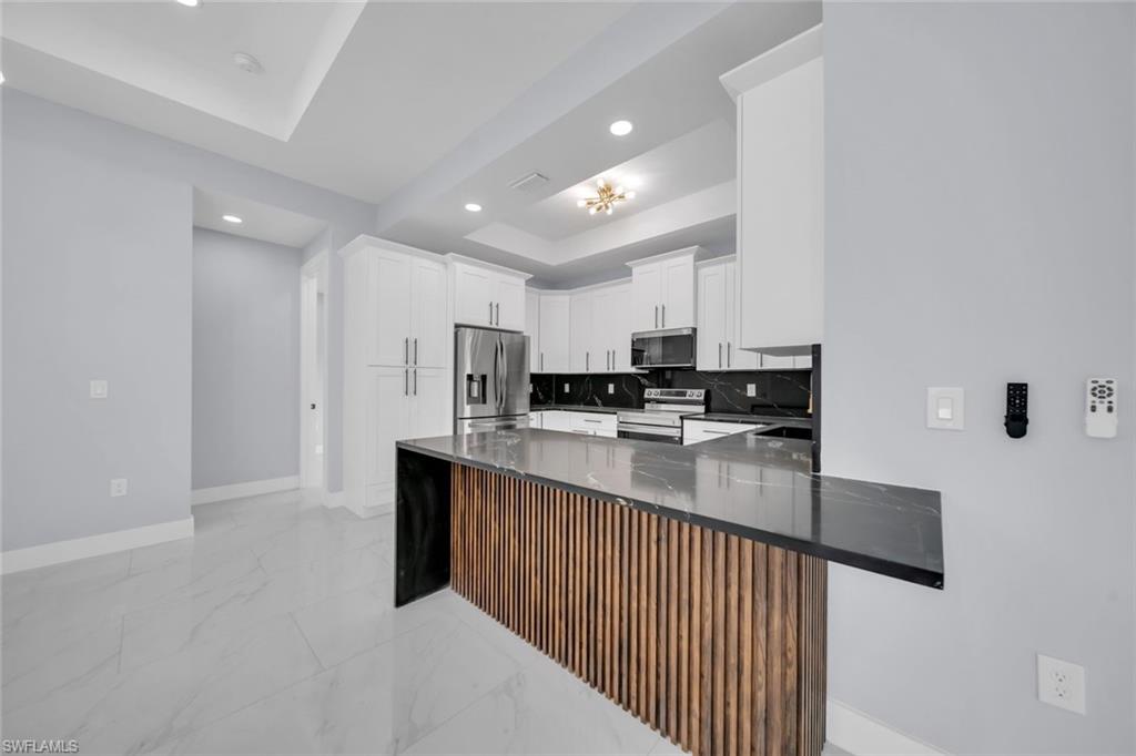 53 Susan AVE S photo 7