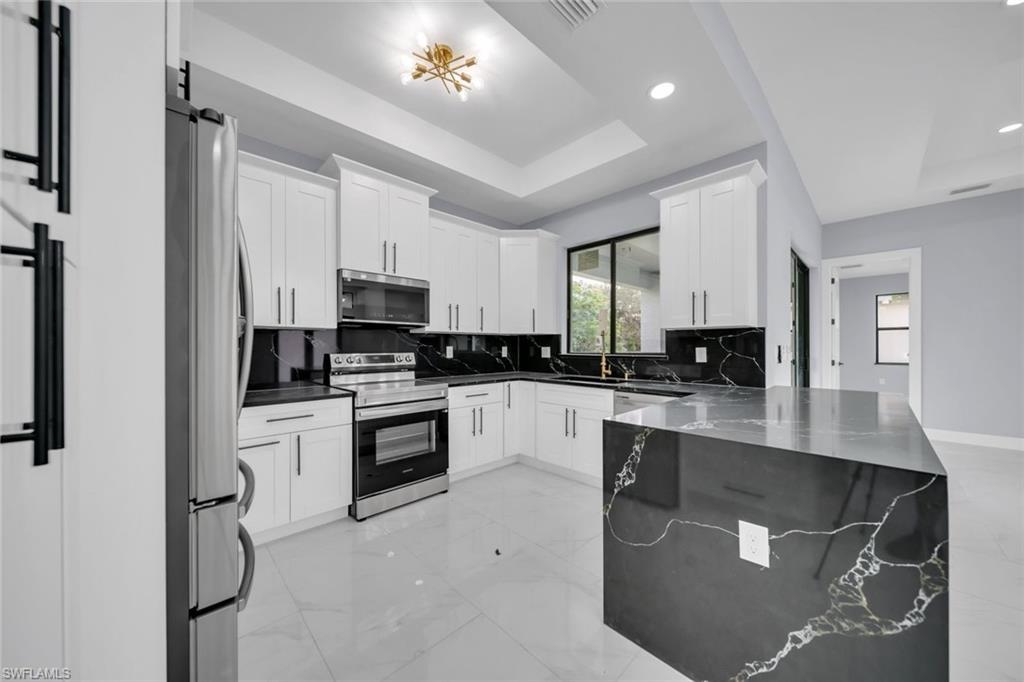 53 Susan AVE S photo 8