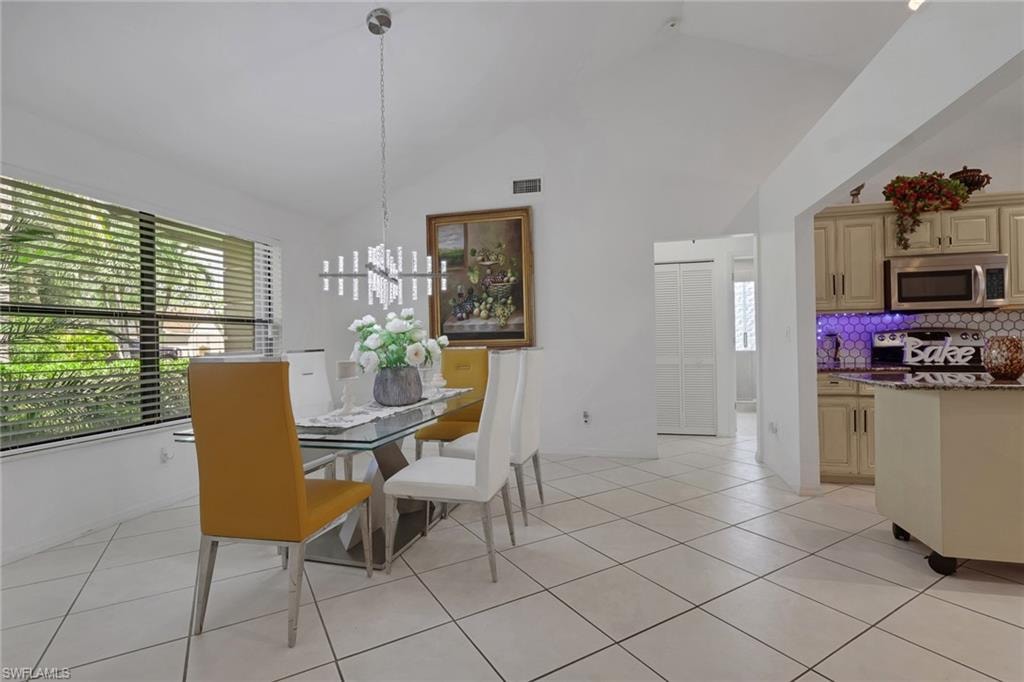 3036 Round Table LN