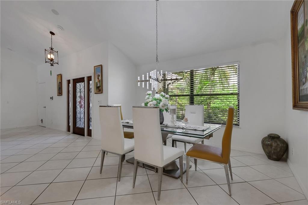 3036 Round Table LN