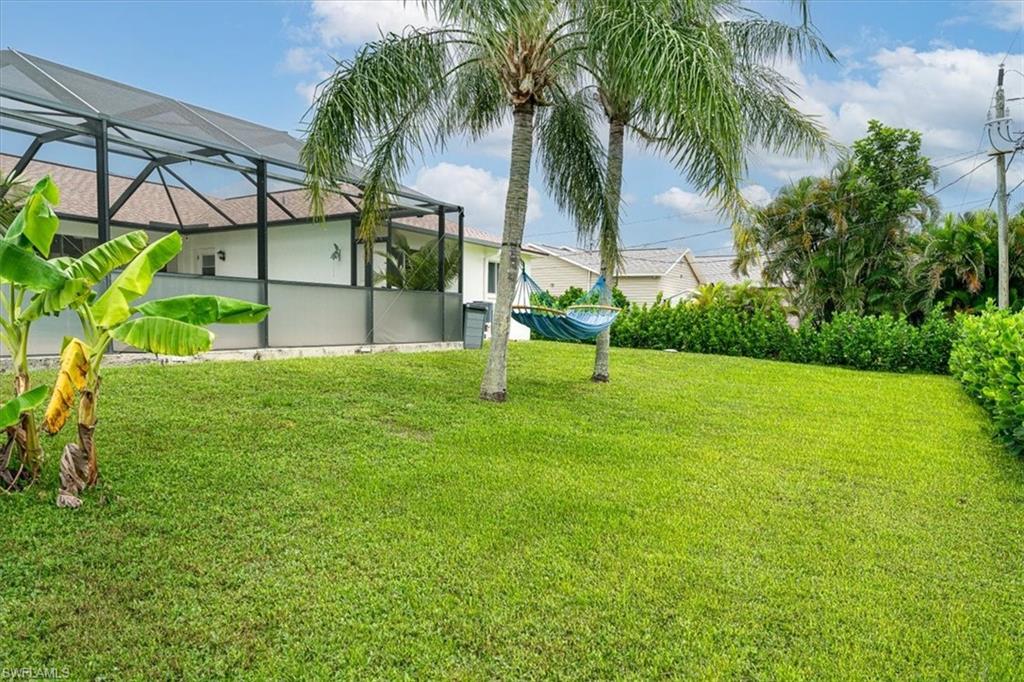 Spacious backyard with room for pets & children to play