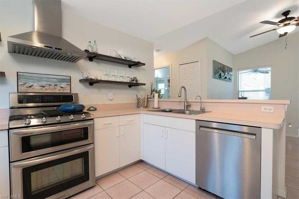 Stainless Appliances including Gas Stove