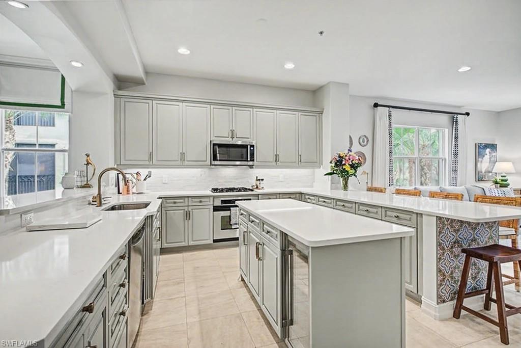 2855 Tiburon BLVD E 102 photo 7