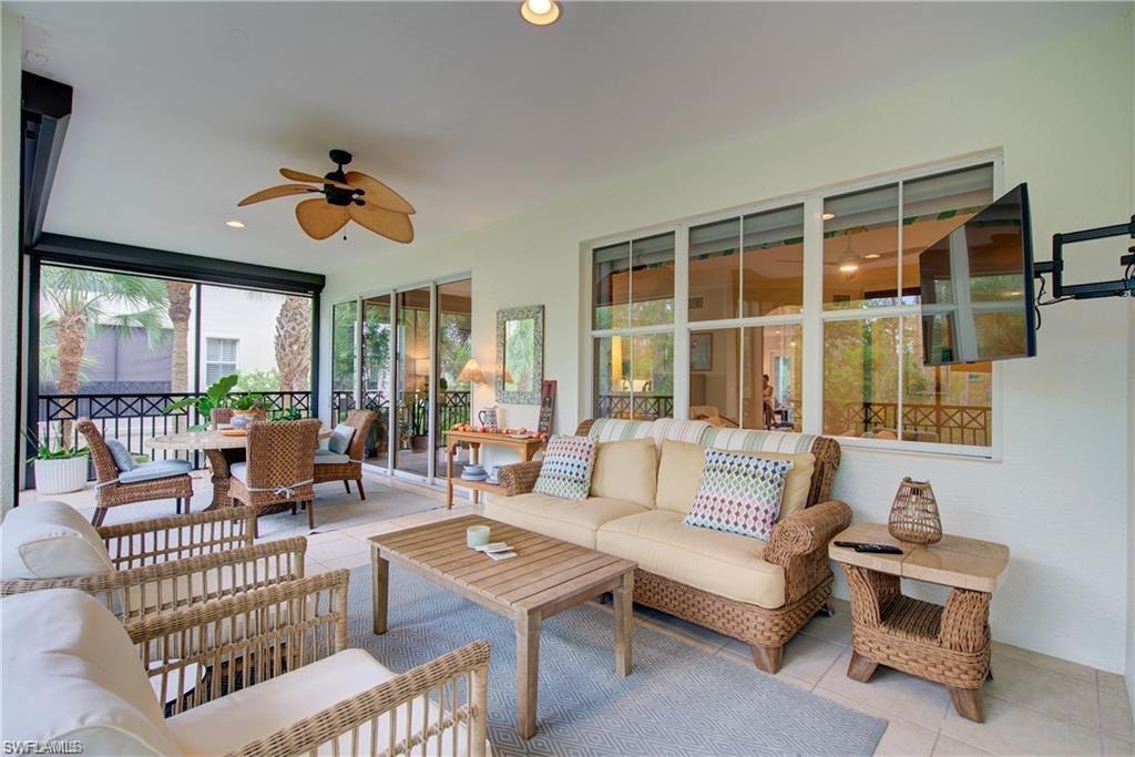 Very Large Lanai