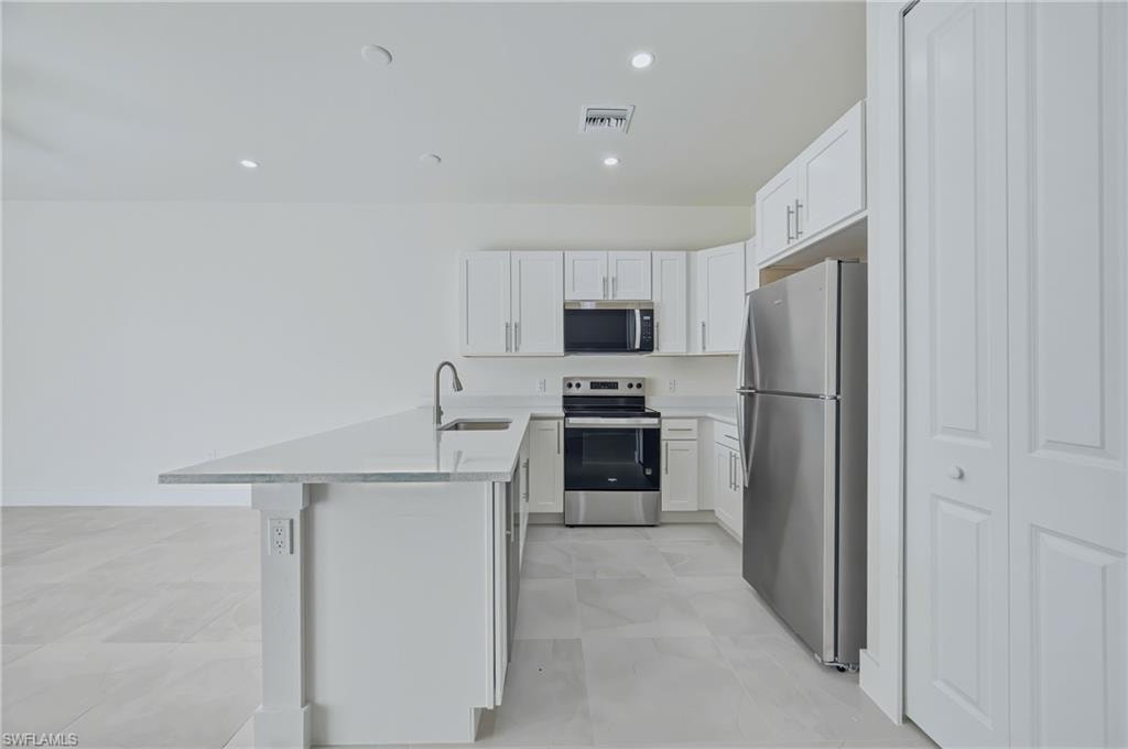 2411 Lola AVE S
