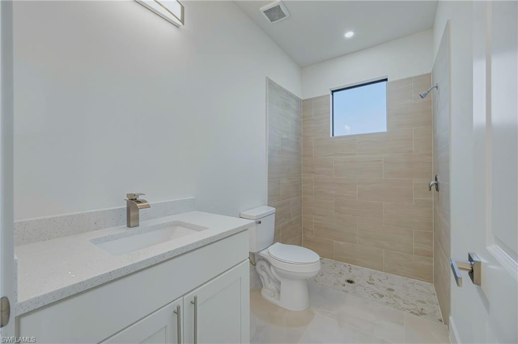 2411 Lola AVE S photo 8