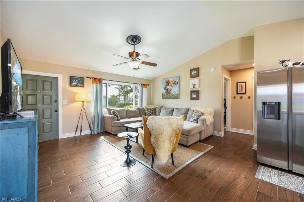 250 NE 10th PL