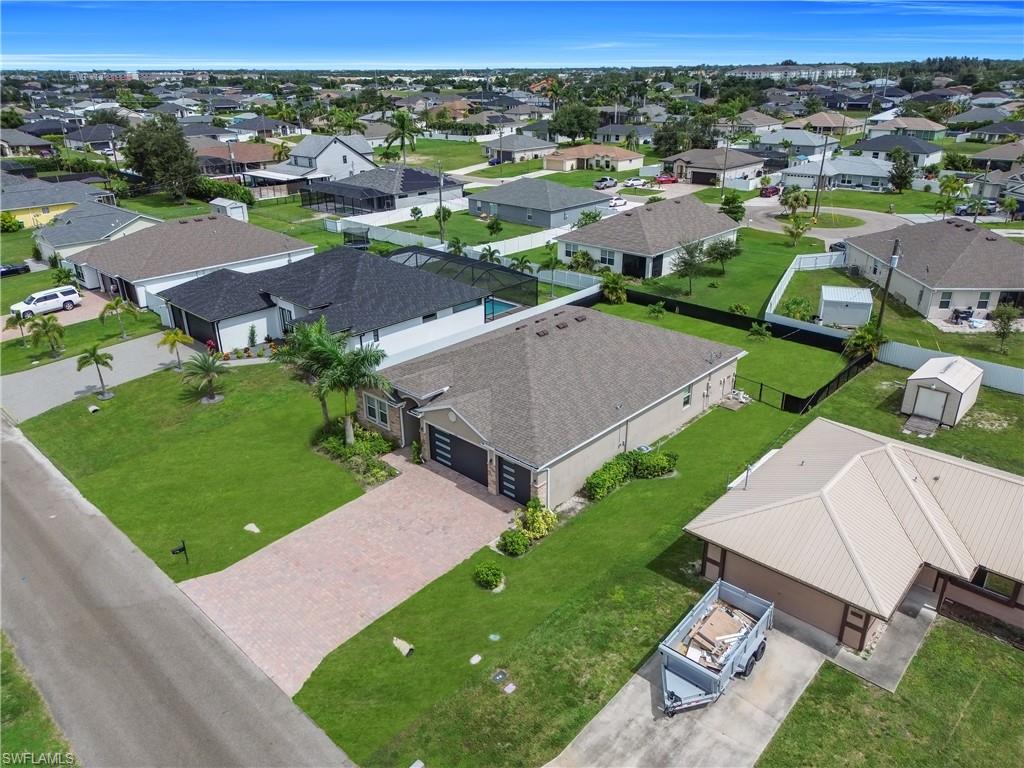 838 NW 2nd ST