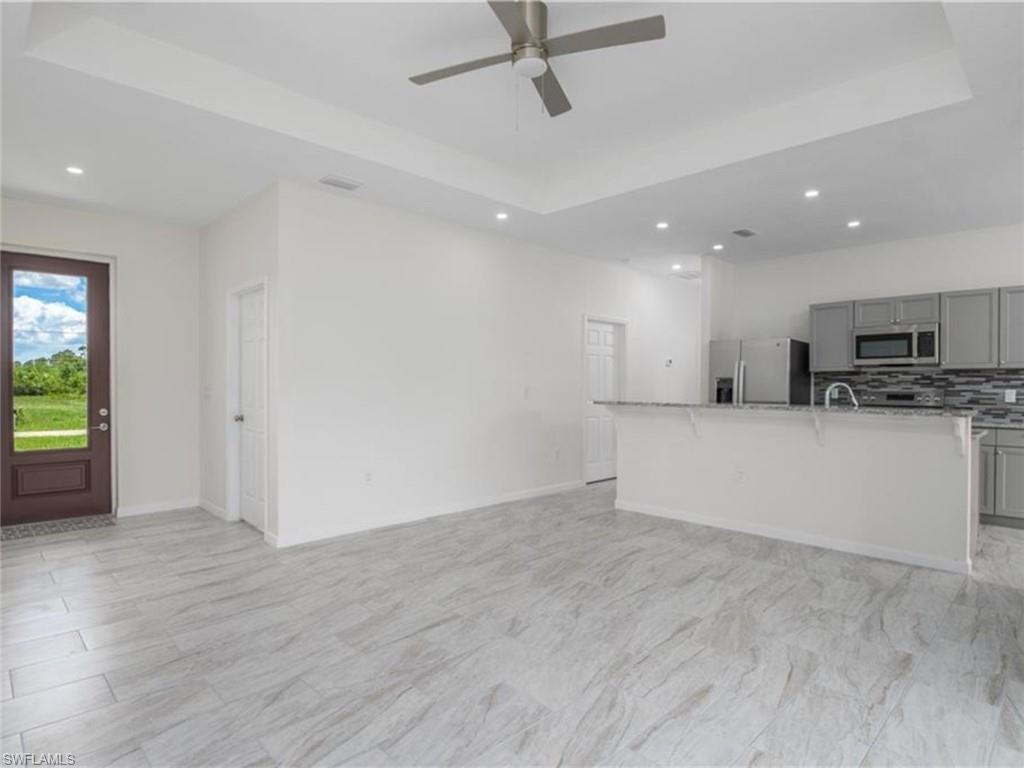 311 Rand AVE photo 6