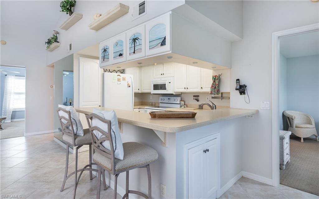 5825 Trailwinds DR 425 photo 9
