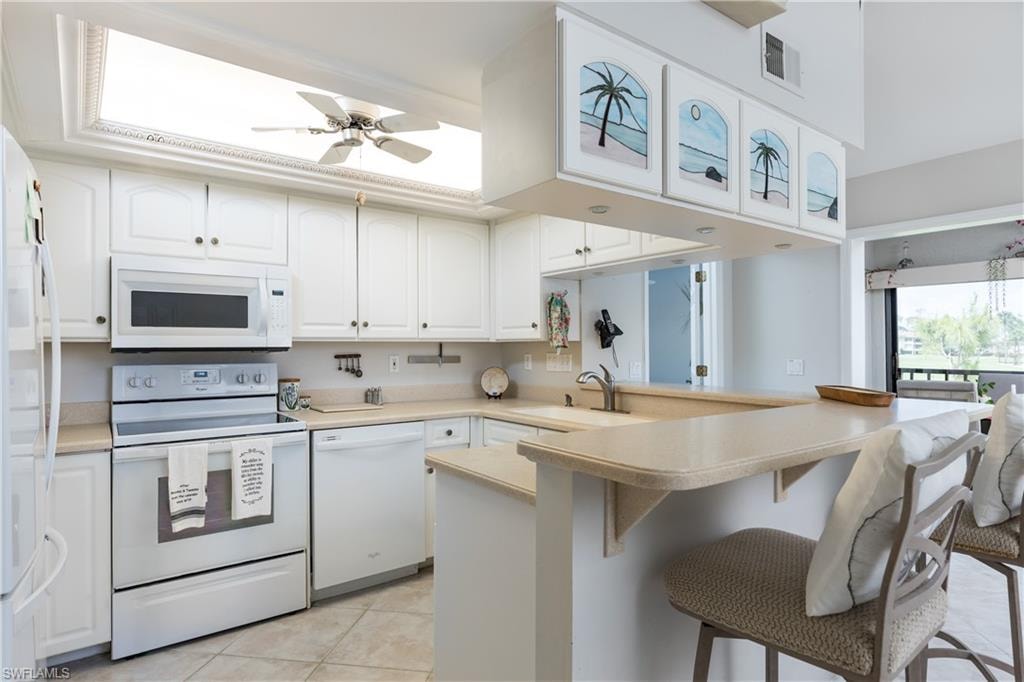 5825 Trailwinds DR 425 photo 10