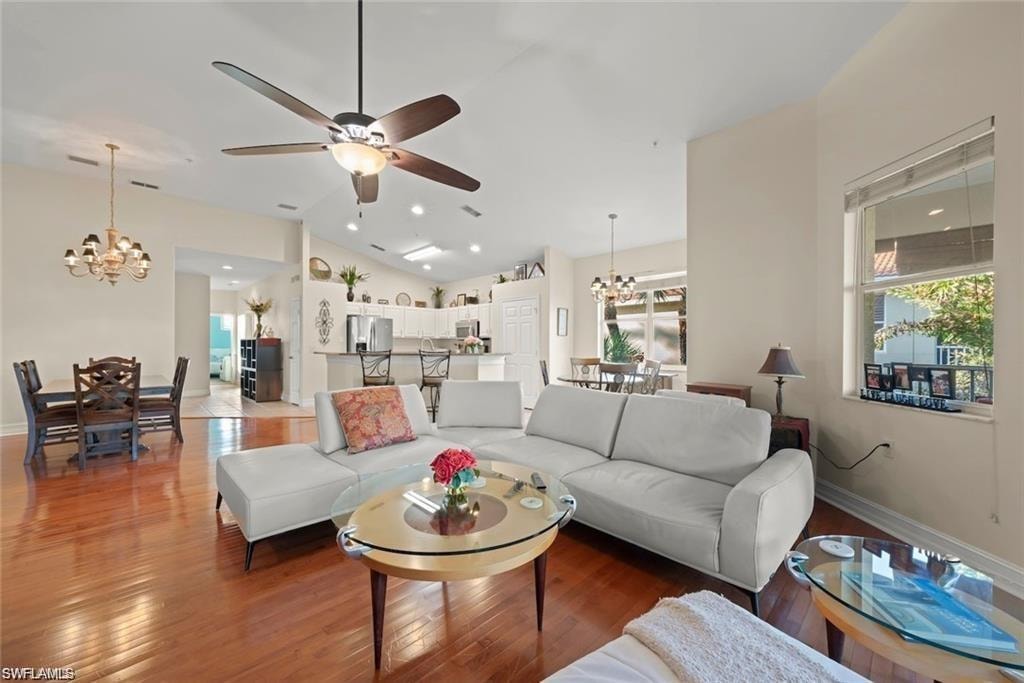11053 Harbour Yacht CT 201