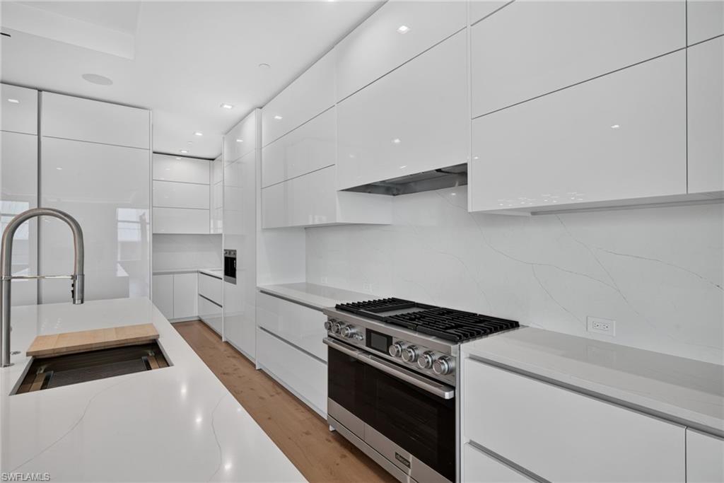 1165 8TH ST S #202 photo 14