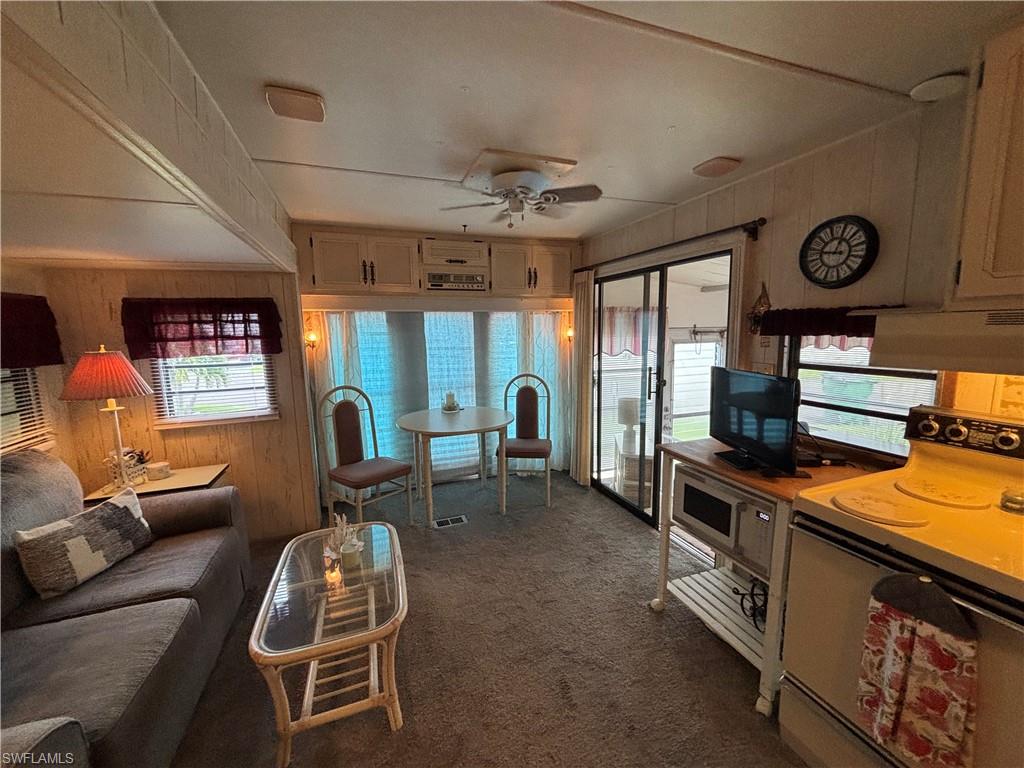 9 Jade DR photo 31