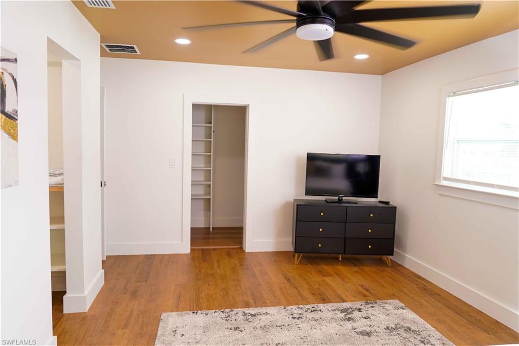 4842 Triton CT W photo 7