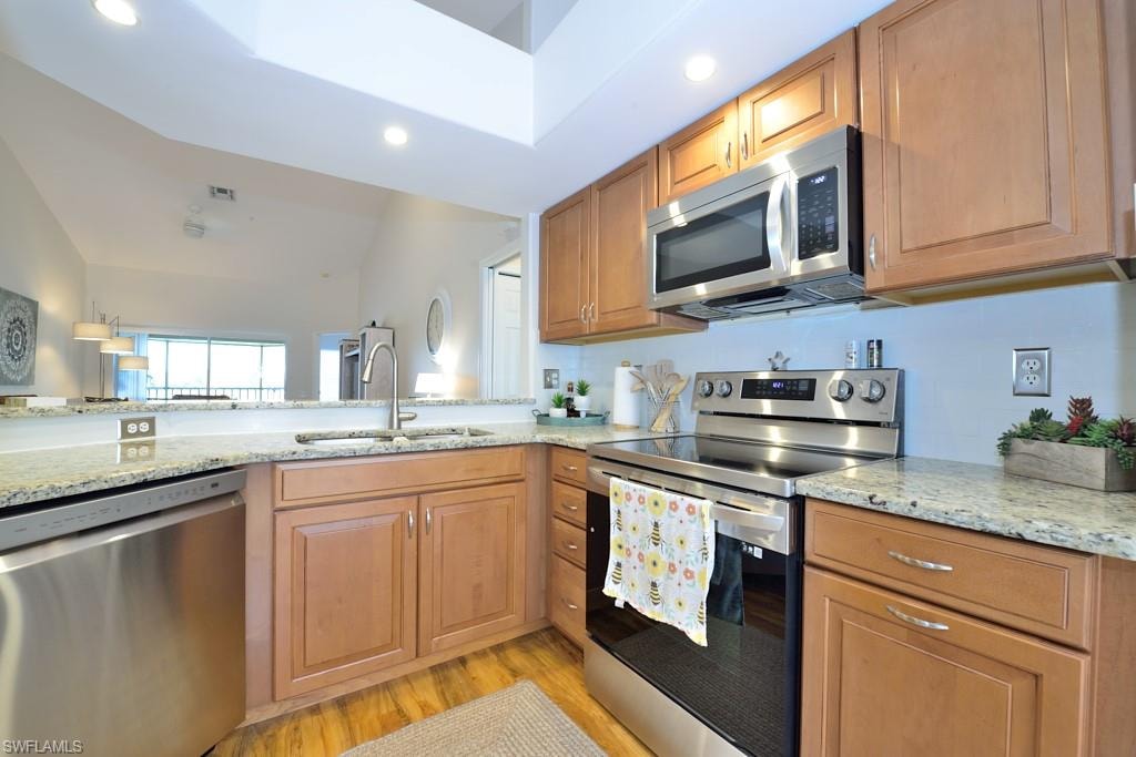13050 Amberley CT 708 photo 12