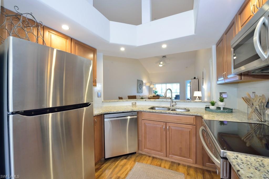 13050 Amberley CT 708 photo 11