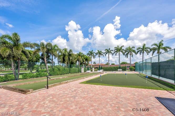Bocce Courts & Putting Green