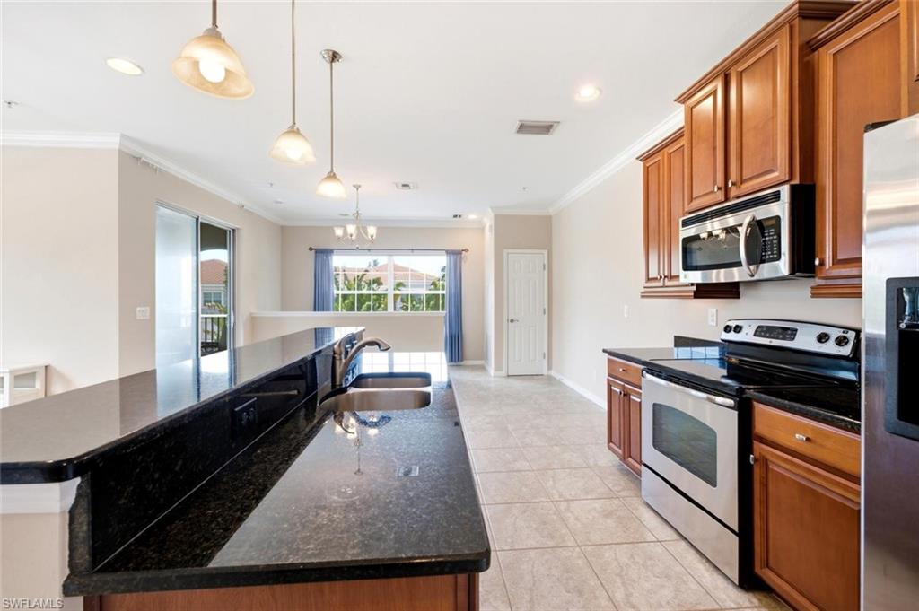 23421 Alamanda DR 201 photo 6