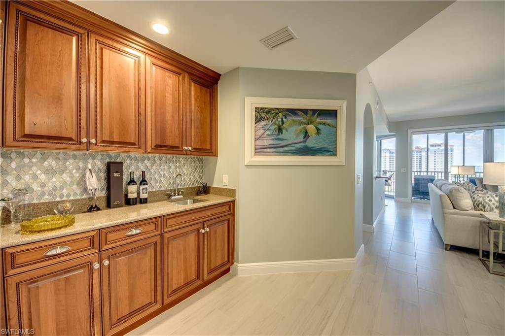 6081 Silver King BLVD 1002