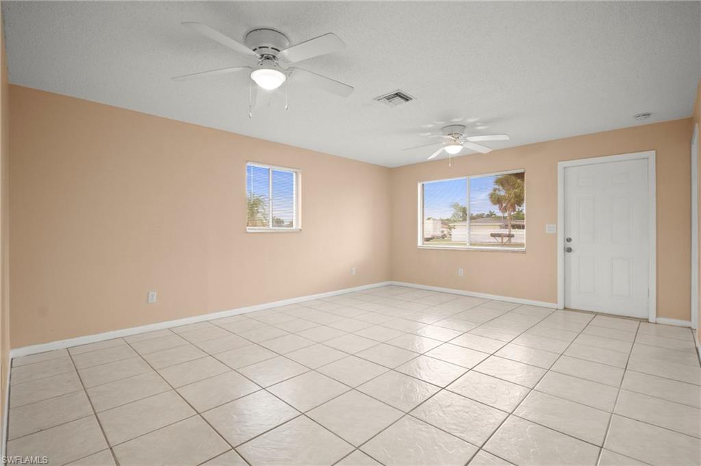 4406 santa barbara BLVD B photo 6