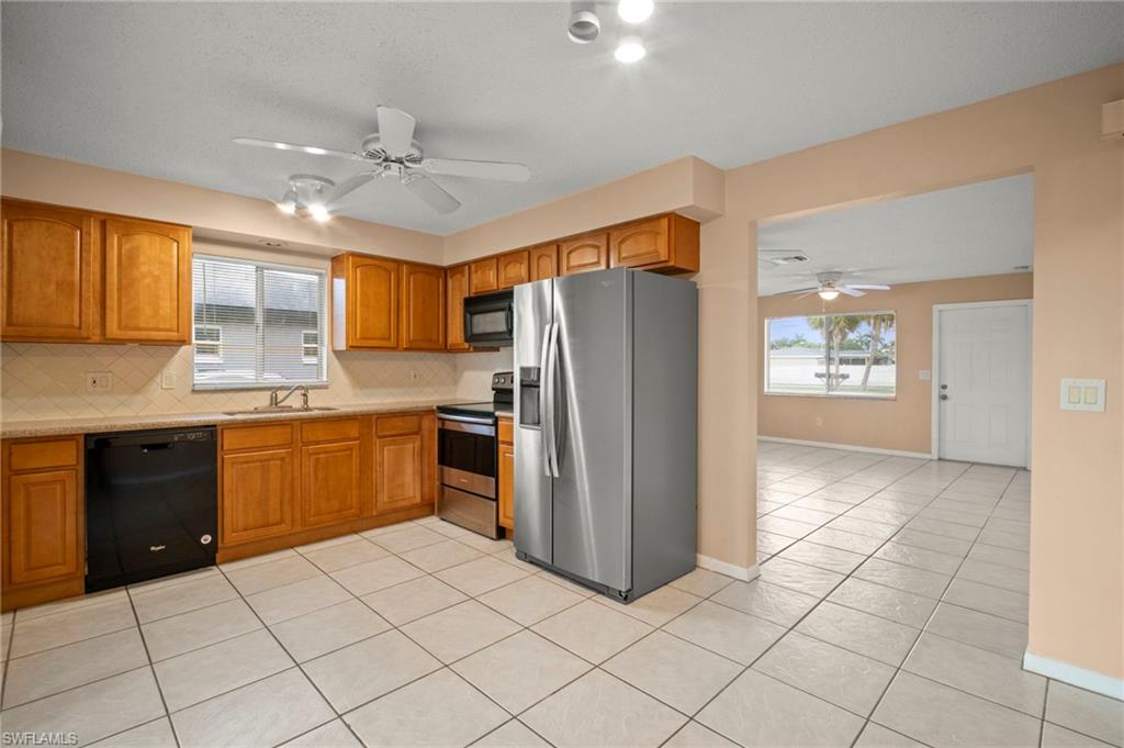 4406 santa barbara BLVD B photo 7