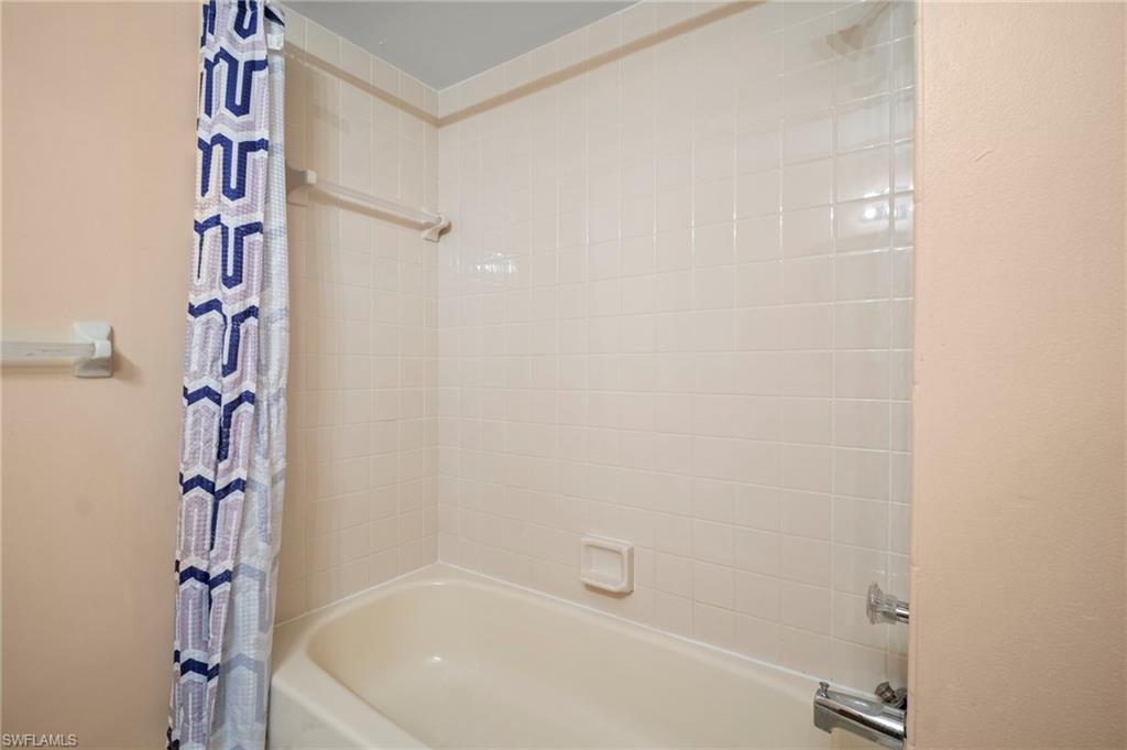 4406 santa barbara BLVD B photo 18