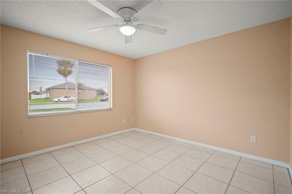 4406 santa barbara BLVD B photo 11