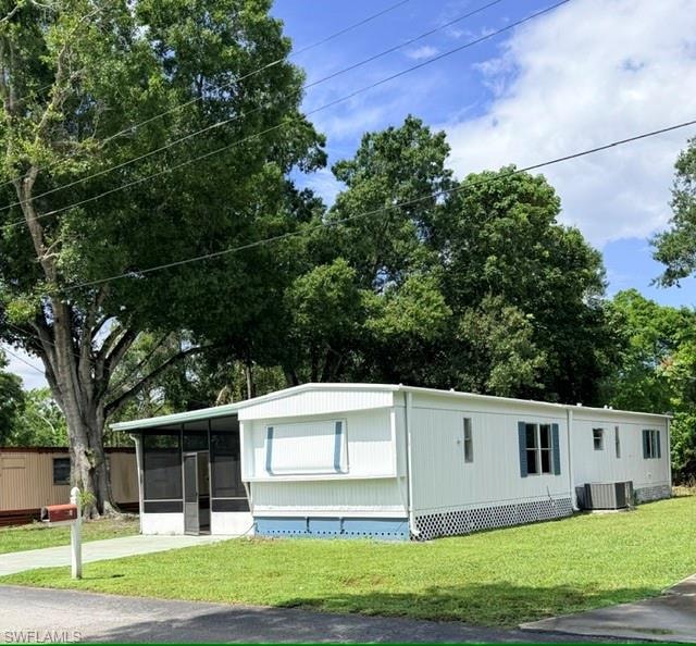 316 W Buell DR