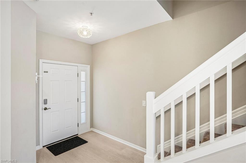1104 Oxford LN 44