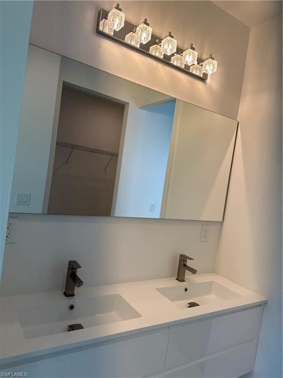 Double sink in Ensuite bathroom