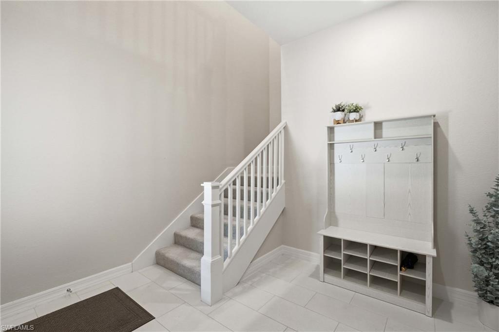 239 Indies DR E 202 photo 27