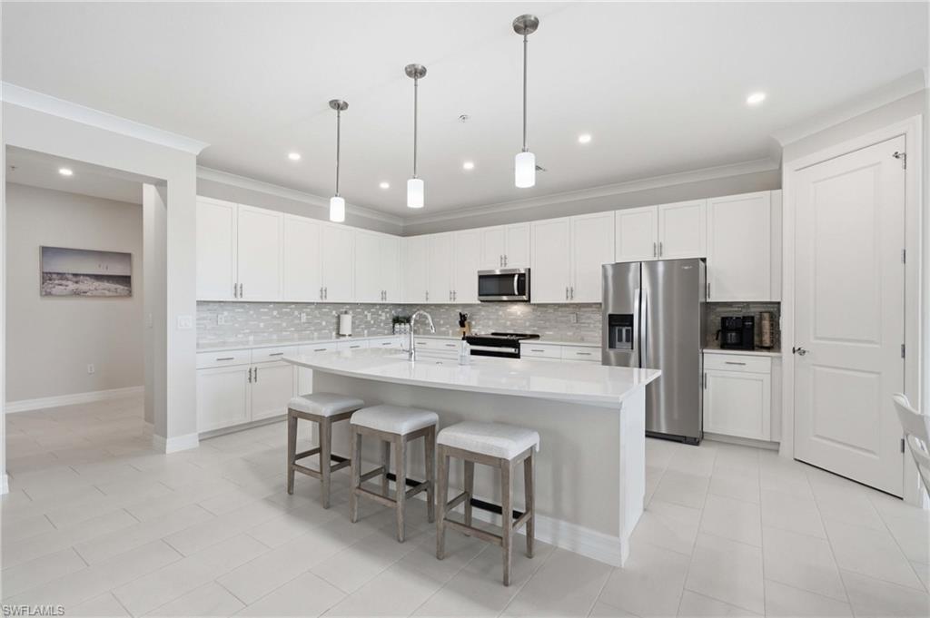 239 Indies DR E 202
