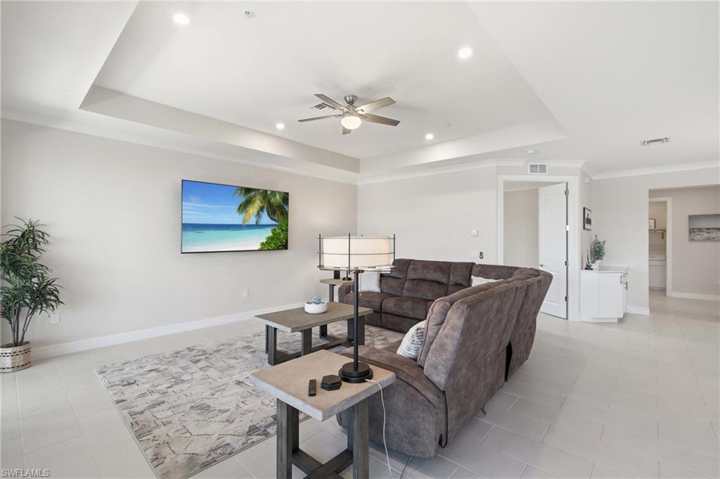239 Indies DR E 202