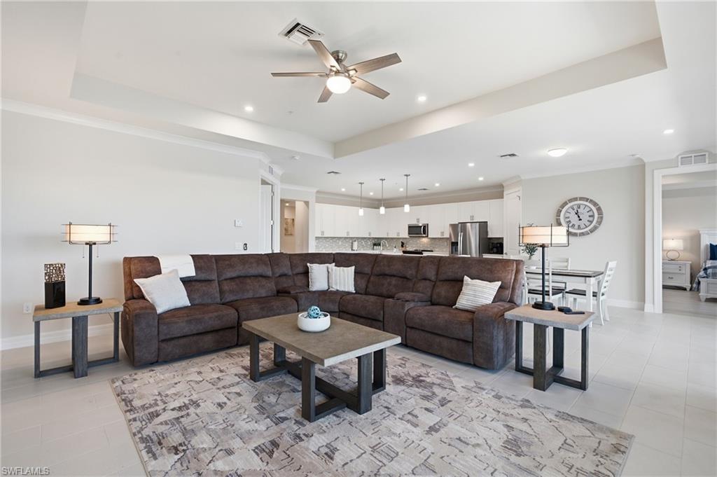 239 Indies DR E 202
