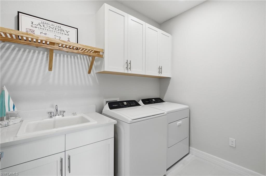 239 Indies DR E 202 photo 21