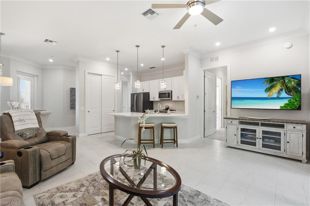 238 Indies DR E 201