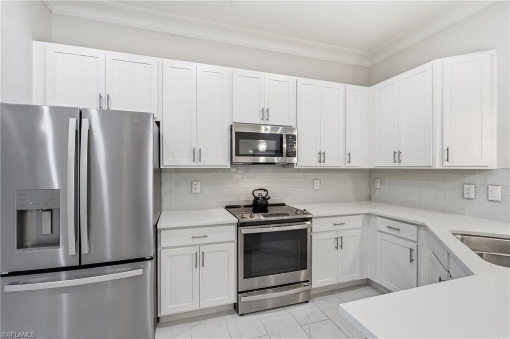 238 Indies DR E 201 photo 8