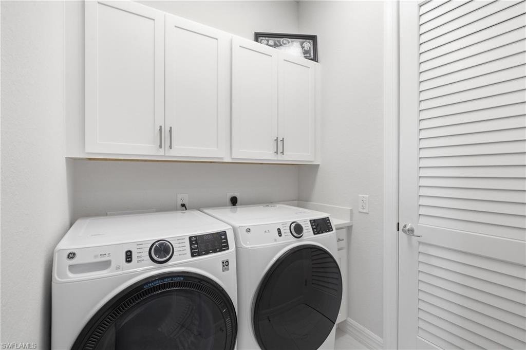238 Indies DR E 201 photo 21