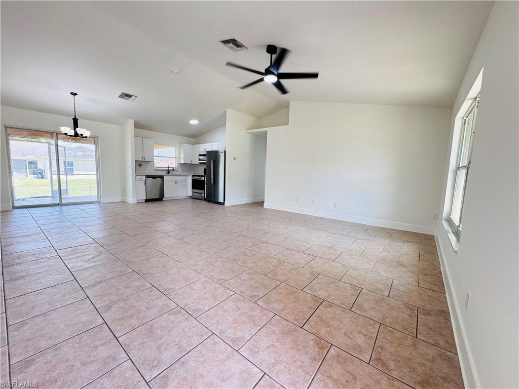 718 Rue Labeau CIR