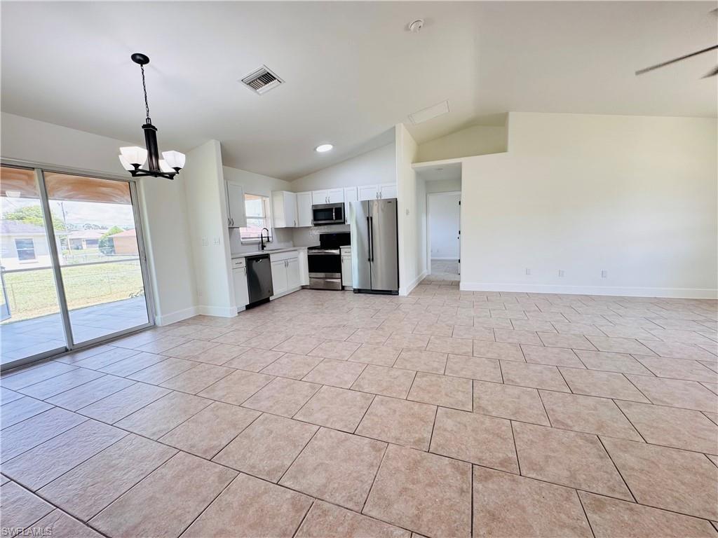 718 Rue Labeau CIR