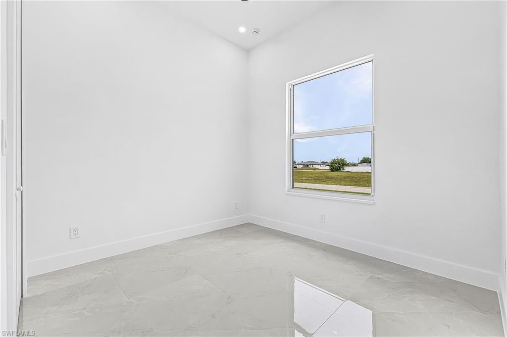 2909 NW 5th AVE photo 20