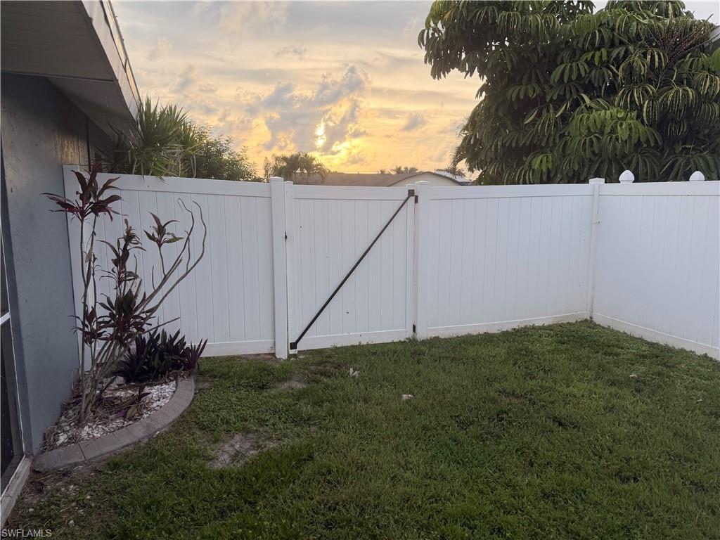 1523 SE 20th PL photo 32