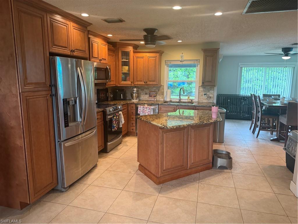 1523 SE 20th PL photo 8