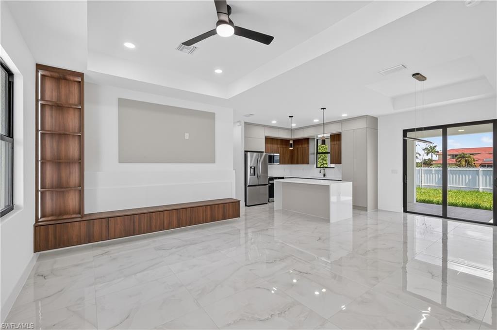 1003 Kismet PKWY W photo 7