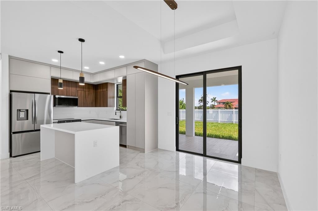 1003 Kismet PKWY W photo 11