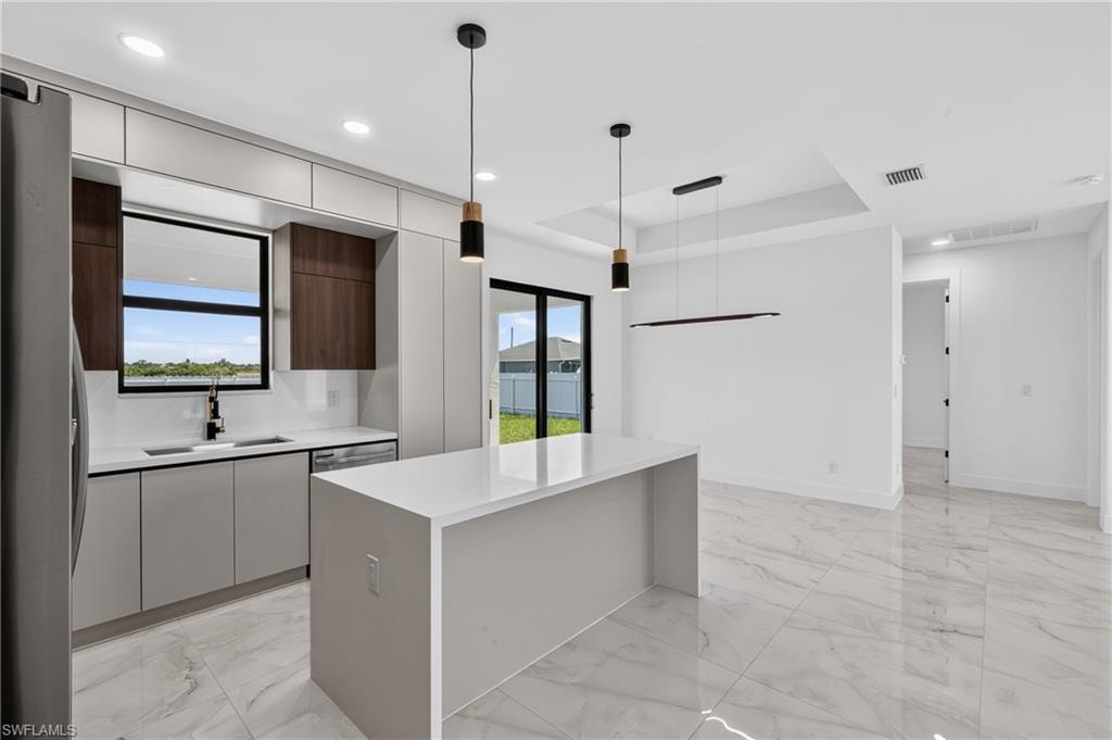 1003 Kismet PKWY W photo 8