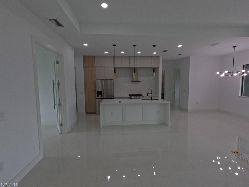 2423 6th ST photo 12