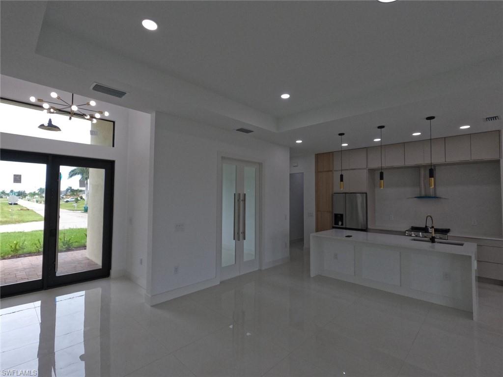 2423 6th ST photo 10
